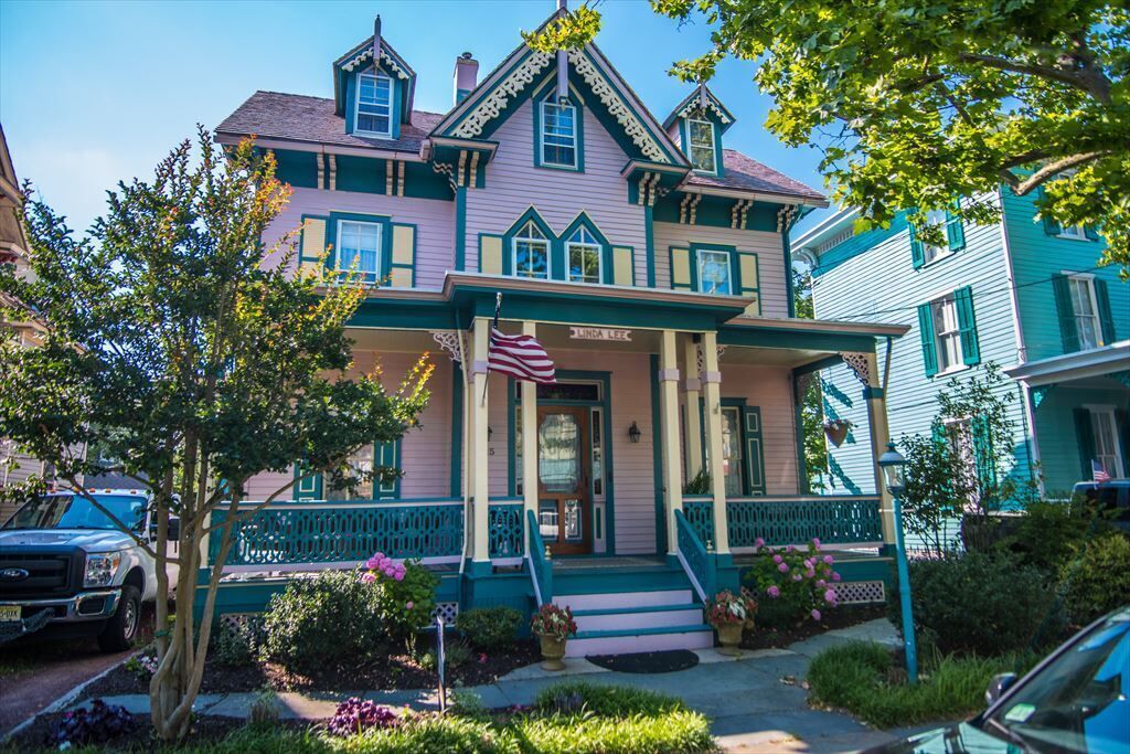 Cape May- 7 bed, 6 full bath - sleeps 14.  Book today!