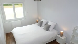 Apartment, 1 Bedroom, Kitchenette (Bleu) | 1 bedroom, free WiFi, bed sheets - Le 232 - Logements (Chasseneuil-du-Poitou)