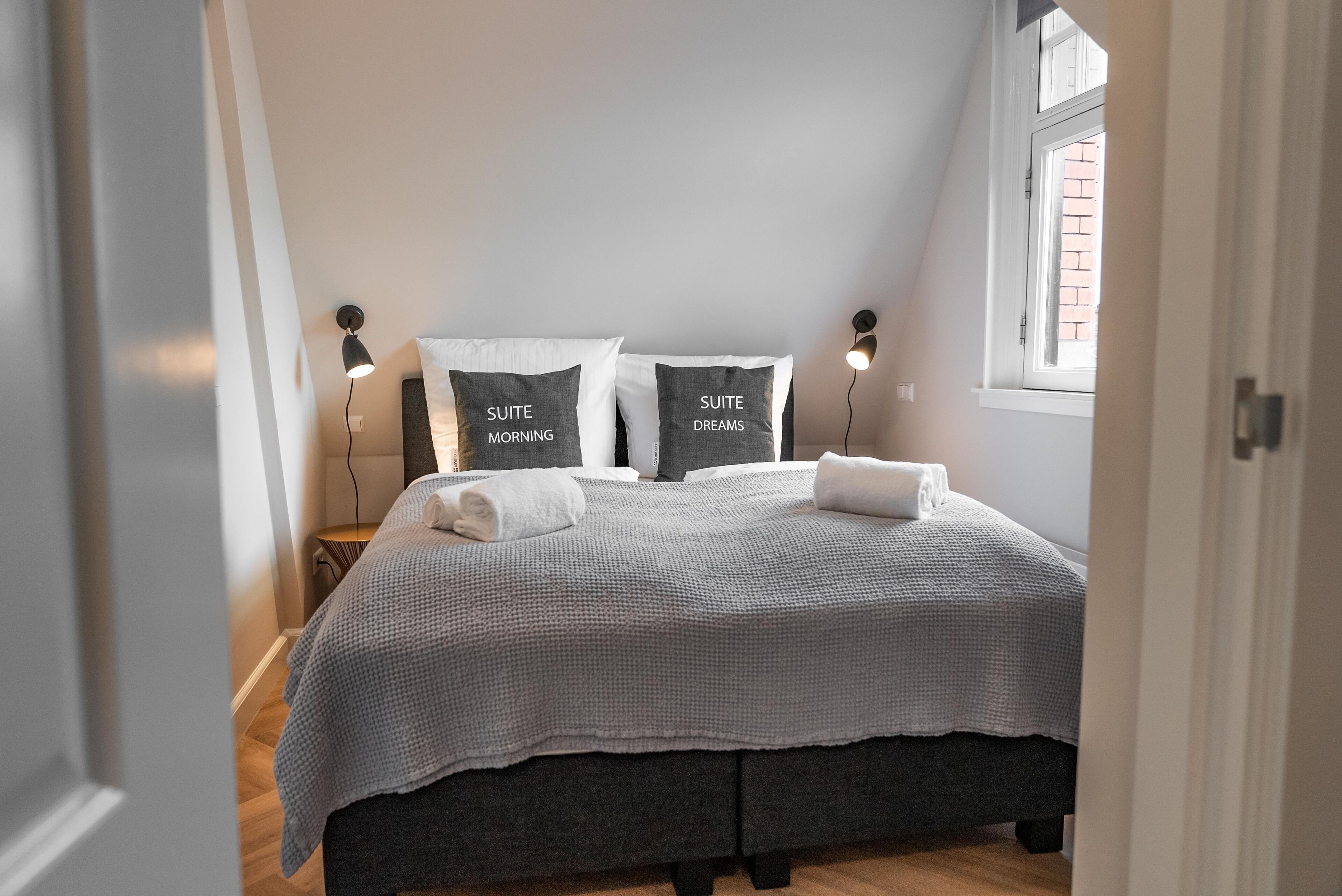Free WiFi, bed sheets