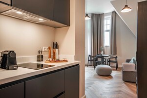 Suite XL with balcony | Cocina privada | Hervidor eléctrico