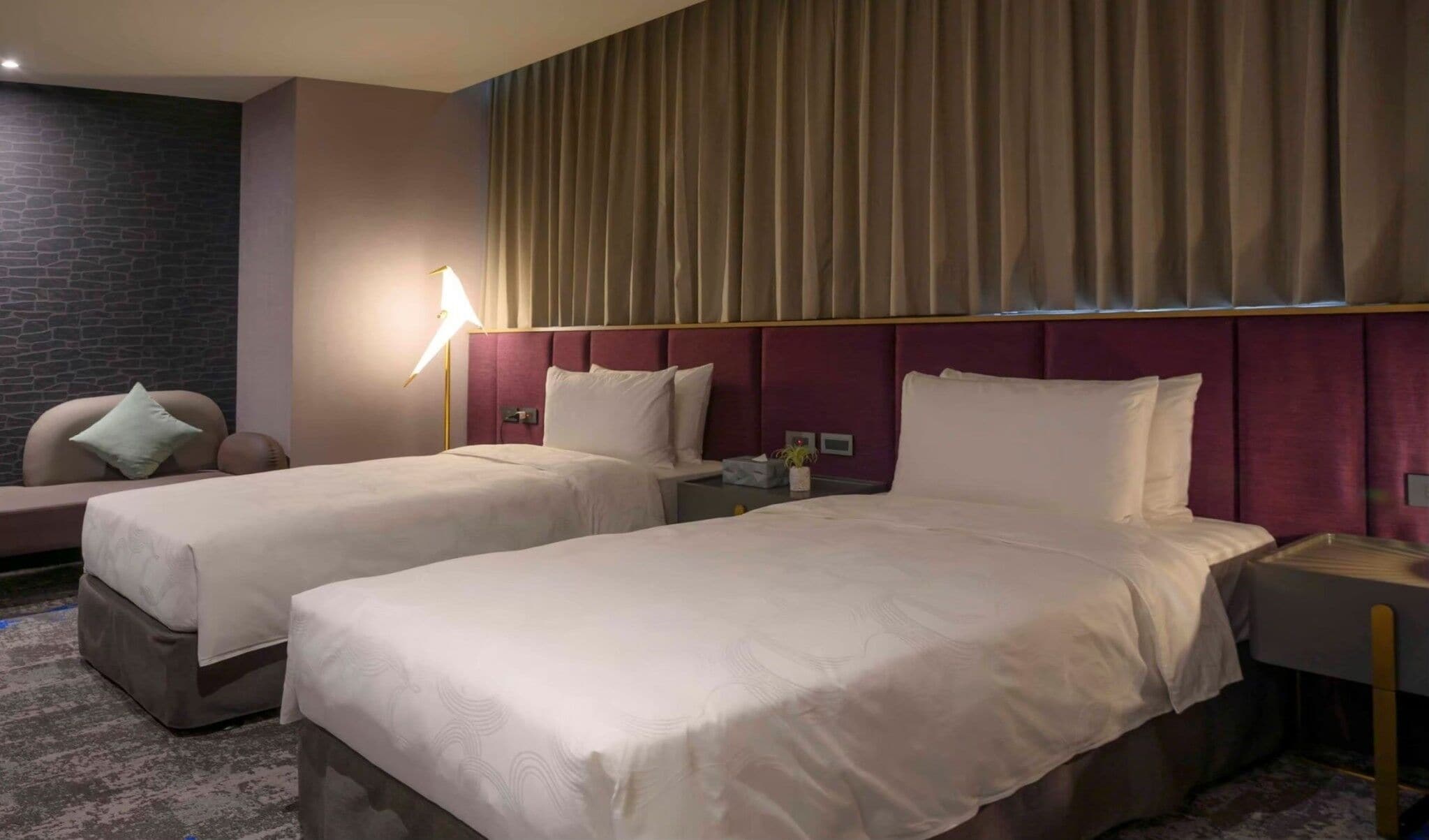 standard twin room | 1 bedroom, desk, laptop workspace, blackout curtains