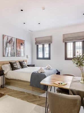 Studio (L - Sofa Bed) - Limehome Málaga Calle Ancha del Carmen (Málaga)