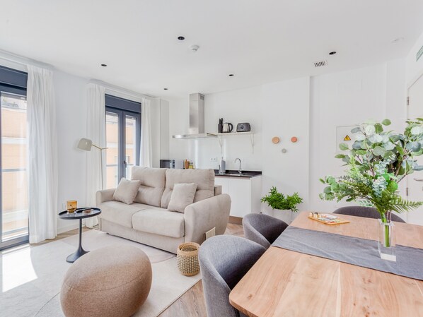 Apartment, 1 Bedroom (XL) | Living area | Smart TV