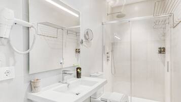 Apartment, 1 Bedroom, Terrace | Bathroom