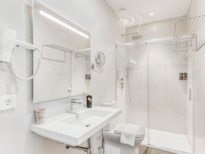 Apartment, 1 Bedroom, Terrace | Bathroom