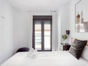 Apartment, 1 Bedroom (XL) | 1 bedroom, desk, laptop workspace, free WiFi