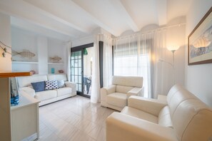 TV, stereo - Ivet - Beautiful apartment in Punta Romana (L'Escala)