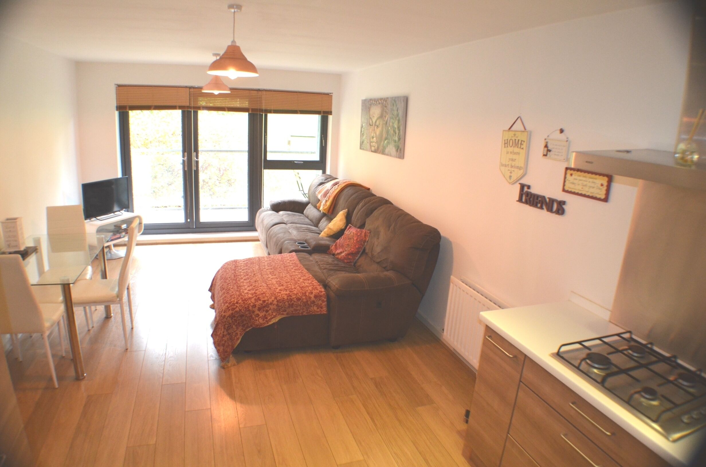 Brentwood Town Retreat - 2 Bedroom Apartment - Brentwood