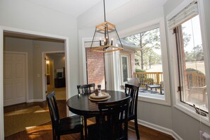 Dining - Serenity on 6: 3  BR, 2.5  BA House in Pinehurst, Sleeps 6 (Pinehurst)