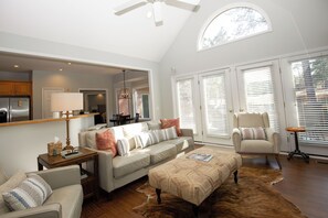 Smart-TV, peis og bøker