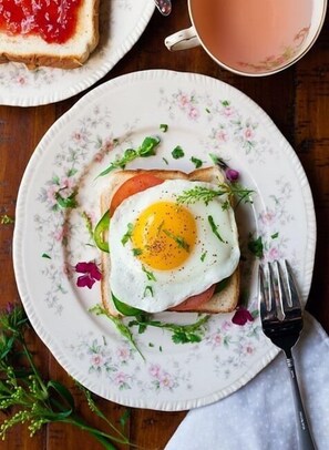 Tägliches inbegriffenes kontinentales Frühstück