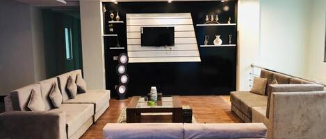 Área de estar no saguão