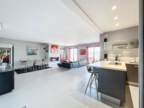 Interior - Elegant Design Apt With Balcony And Pool (Porto-Vecchio)