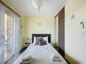 3 habitaciones, tabla de planchar con plancha y wifi