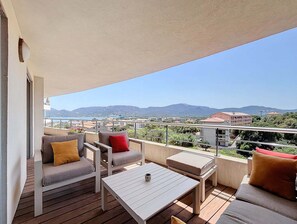 Property grounds - Elegant Design Apt With Balcony And Pool (Porto-Vecchio)