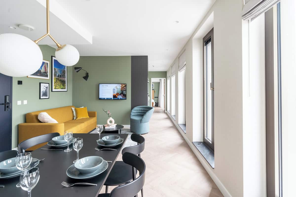 L2 Bedroom Apartment, Terrace, Sofa Bed
