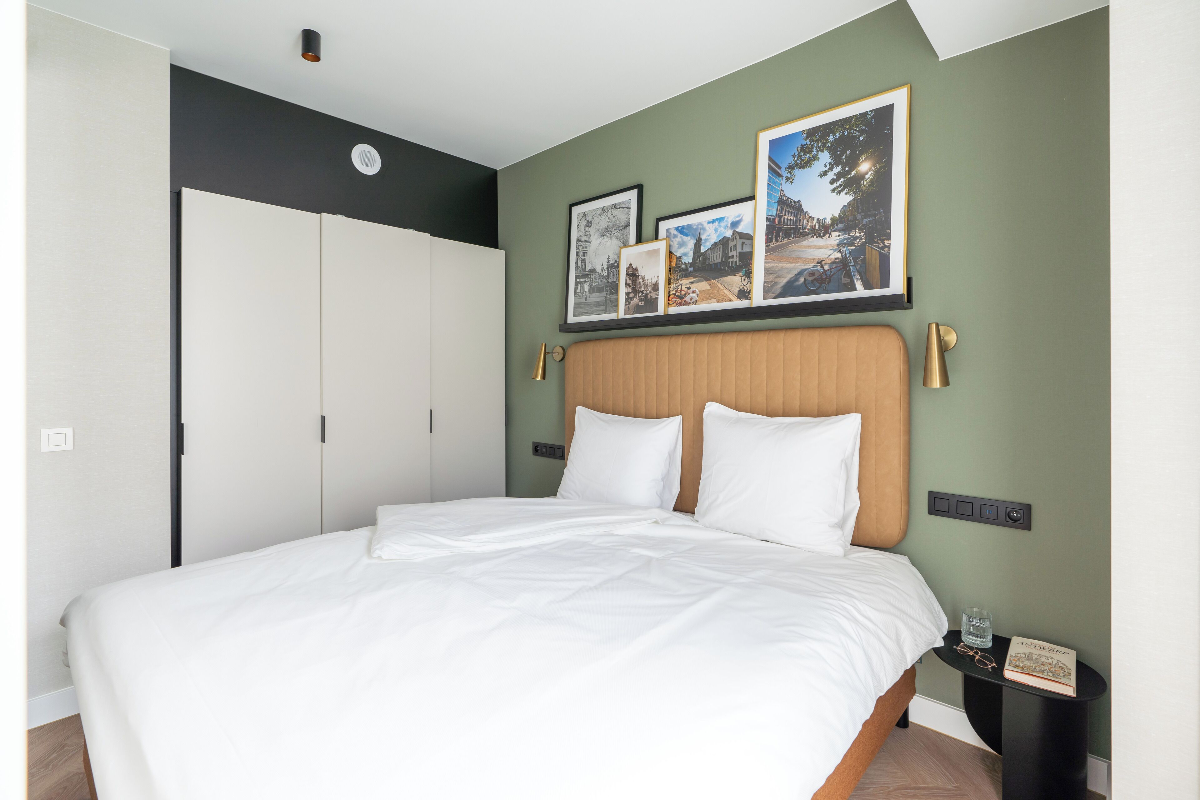 Premium bedding, in-room safe, laptop workspace, soundproofing