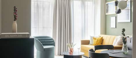 1 bedroom, premium bedding, in-room safe, laptop workspace