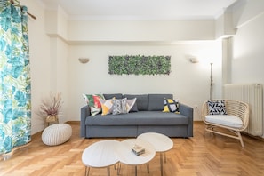 City Apartment | Living area