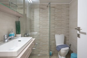 City Apartment | Bathroom
