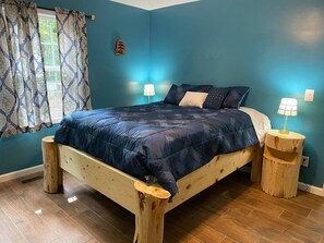 5 bedrooms, iron/ironing board, free WiFi, bed sheets