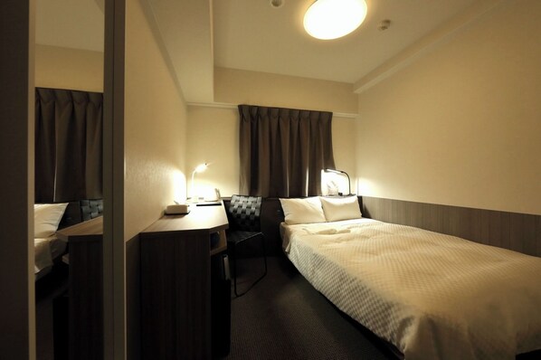 1 bedroom, desk, free WiFi, bed sheets