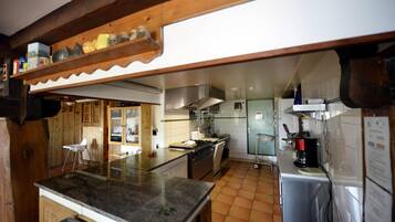 KylskÄp, ugn, spishÀll och diskmaskin