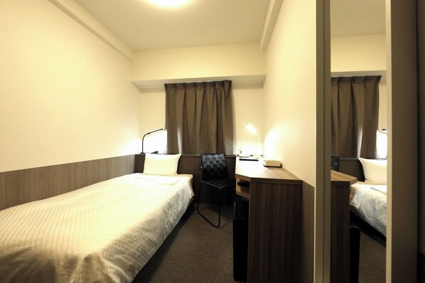 1 bedroom, desk, free WiFi, bed sheets