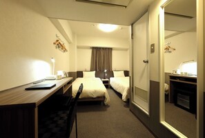 1 bedroom, desk, free WiFi, bed sheets