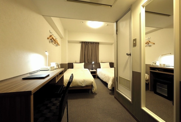 1 bedroom, desk, free WiFi, bed sheets