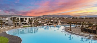 Endless Summer at the Shores: Desert Color Lagoon + Beaches