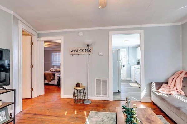 Small but great space for a few friends, co-workers or family.