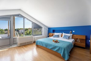 4 chambres, coffres-forts dans les chambres, fer et planche à repasser
