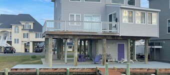 The purple door at the bay.