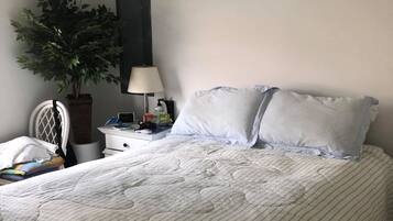 3 bedrooms, bed sheets
