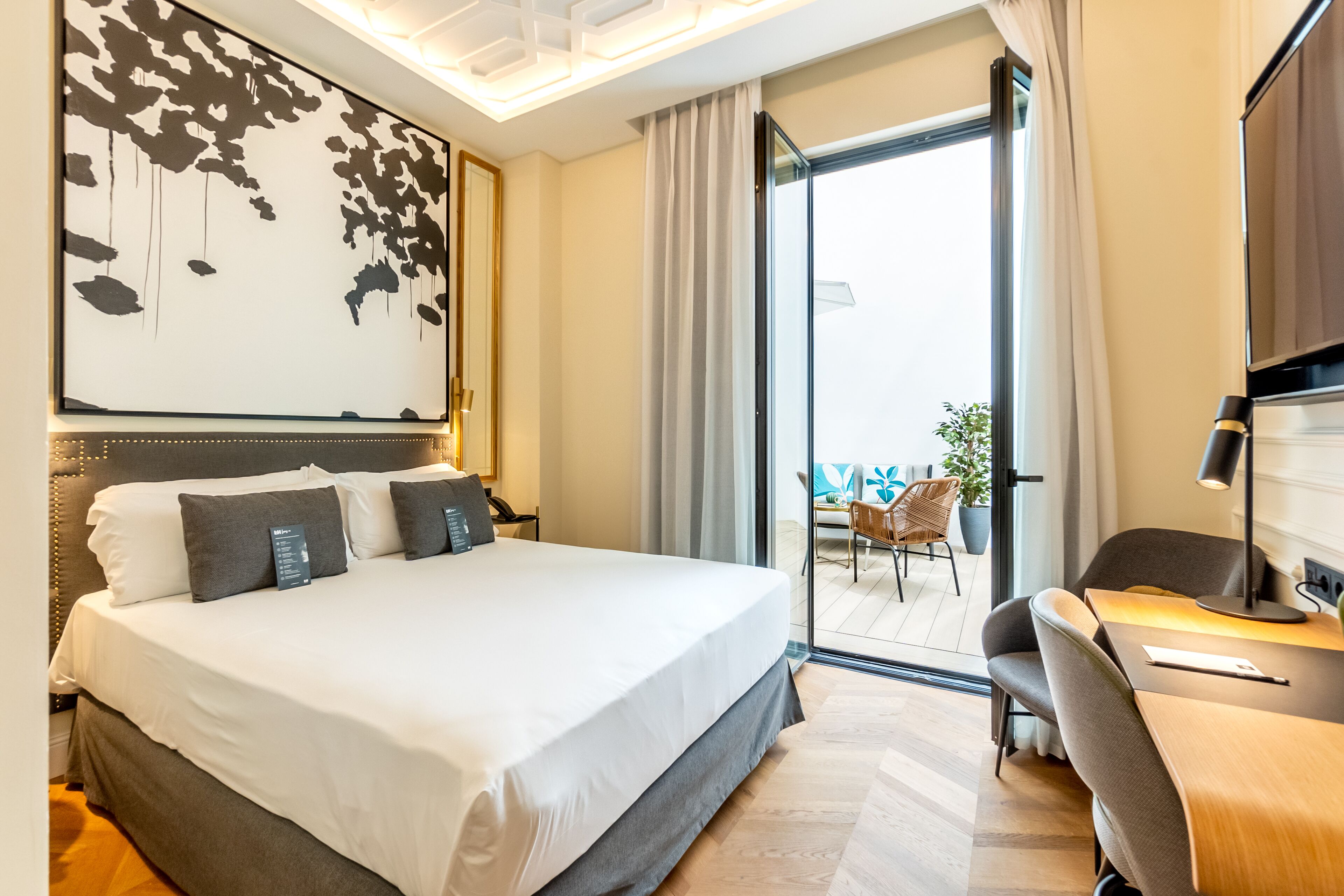 Premium Patio | Minibar, in-room safe, desk, laptop workspace