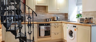 2 bedroom accommodation in Kirriemuir