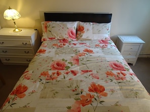 Apartment, Multiple Beds | 2 bedrooms, iron/ironing board, free WiFi, bed sheets