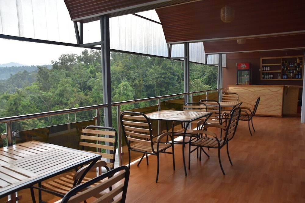Chimpanzee Lodge photo 7