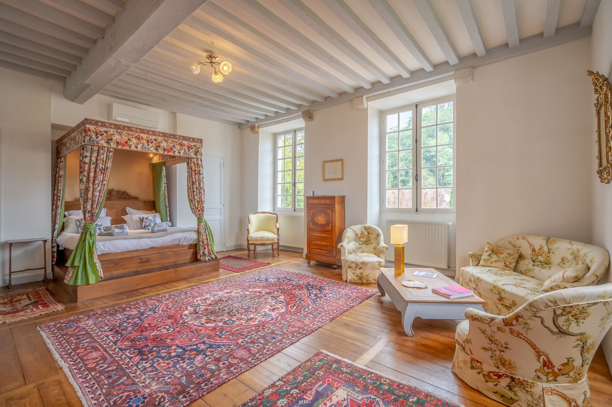 8 bedrooms, in-room safe, desk, iron/ironing board
