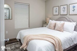 3 habitaciones, tabla de planchar con plancha, cuna de viaje y wifi 