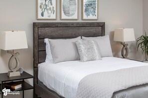 3 chambres, fer et planche à repasser, Wi-Fi, draps fournis