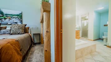 4 bedrooms, desk, iron/ironing board, travel cot