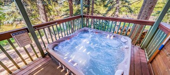 River, Hot Tub, King Beds, Walk Into Nat`l Park