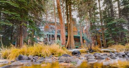 River, Hot Tub, King Beds, Walk Into Nat`l Park