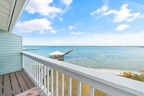 Property grounds - Salty Air Retreat A Comfy WATERFRONT Home (Navarre)