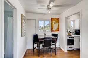 Dining - *Tropical Getaway in Singer Island * Sunny Studio* (West Palm Beach)