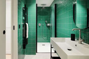 Classic-Apartment | Badezimmer | Haartrockner, Handtücher, Seife, Shampoo