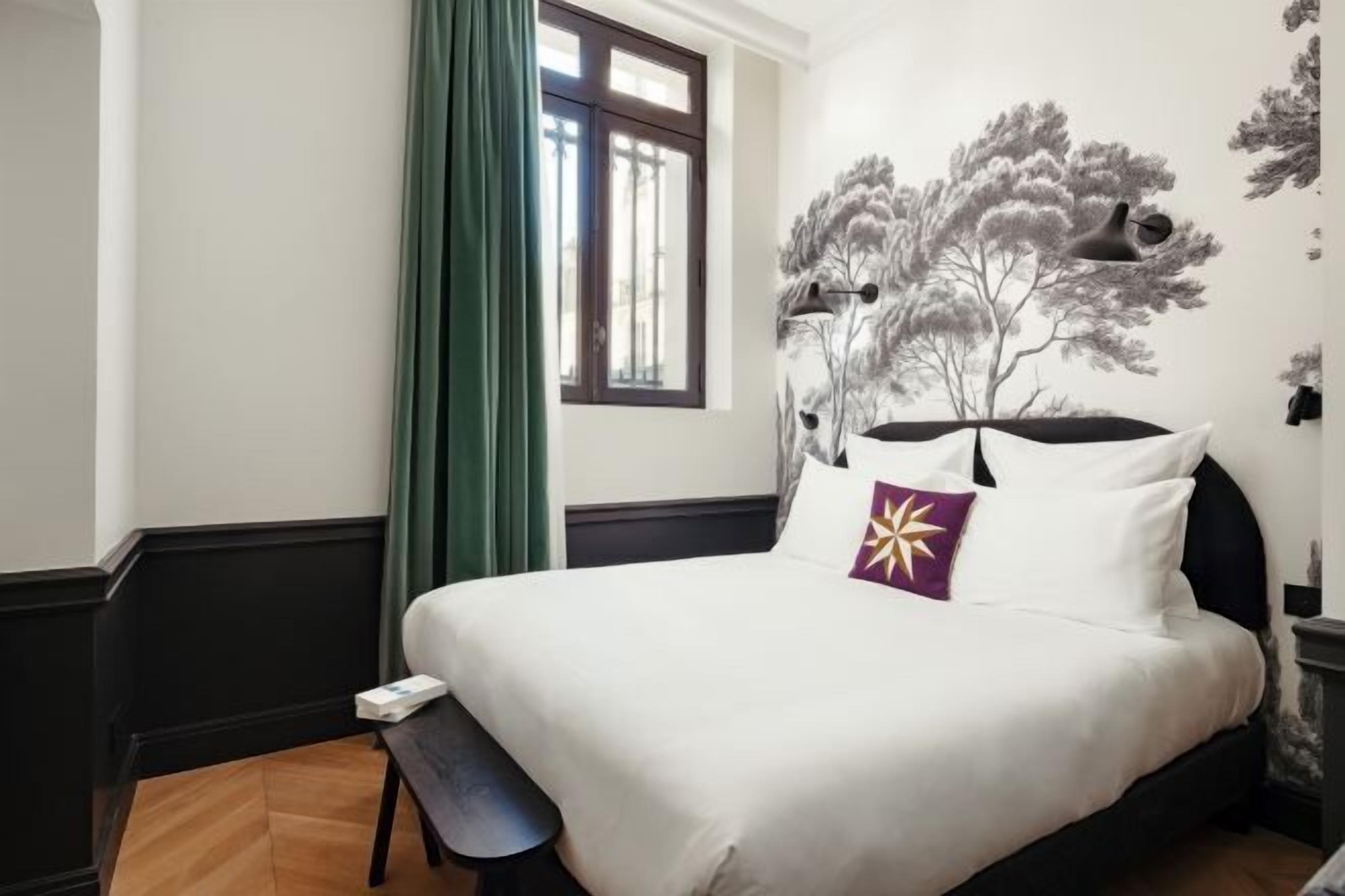 Egyptian cotton sheets, premium bedding, in-room safe, blackout curtains