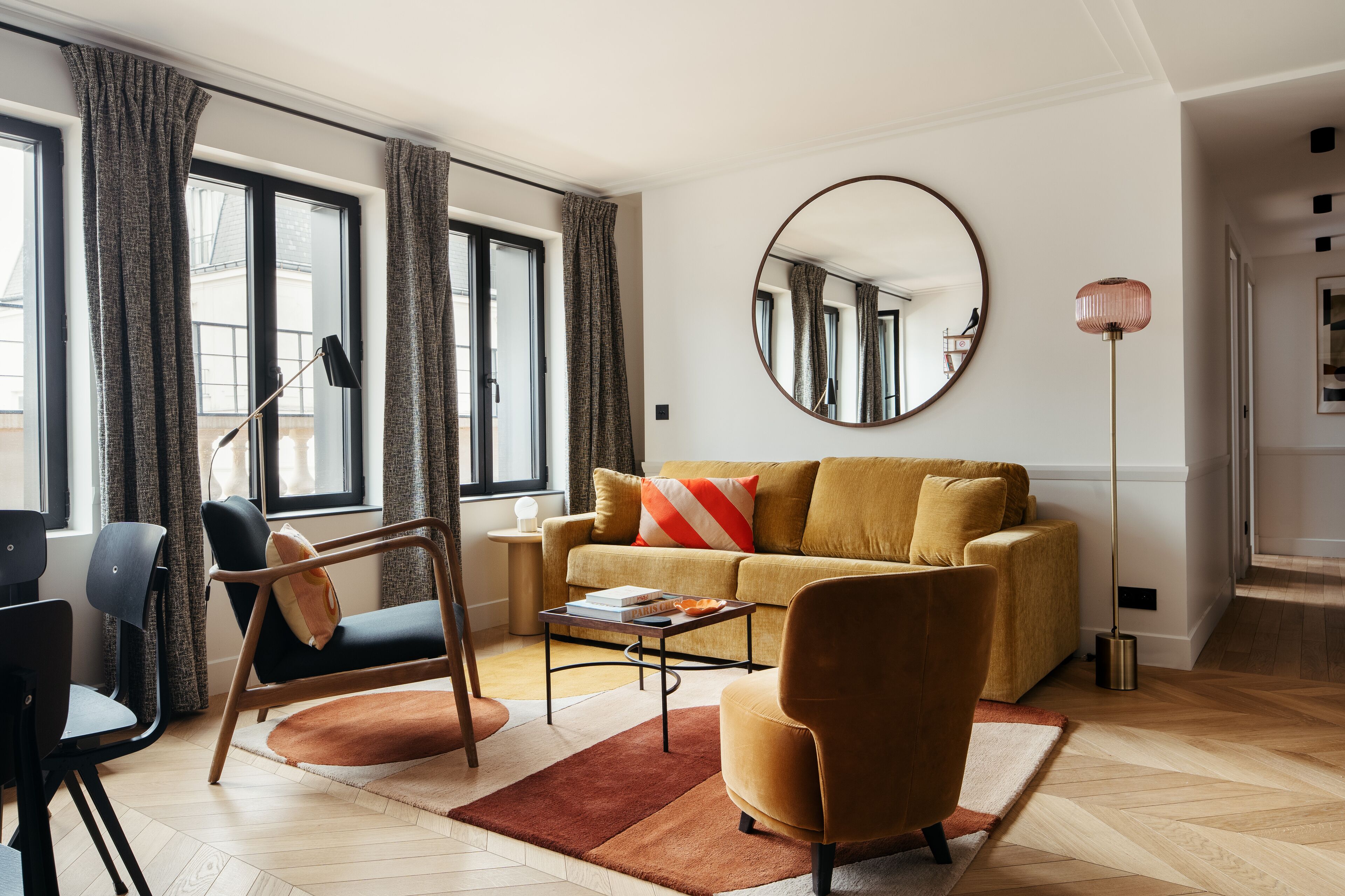 2-BR Deluxe Apartment Balcony Eiffel Tower view | Living area